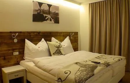 Living Schoenwies With Private Infrared And Including Leisure Centre Next Door 公寓